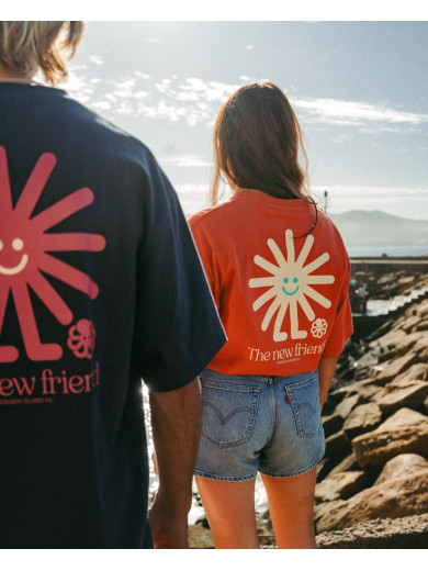 NEW FRIEND RED COMFORT T-SHIRT